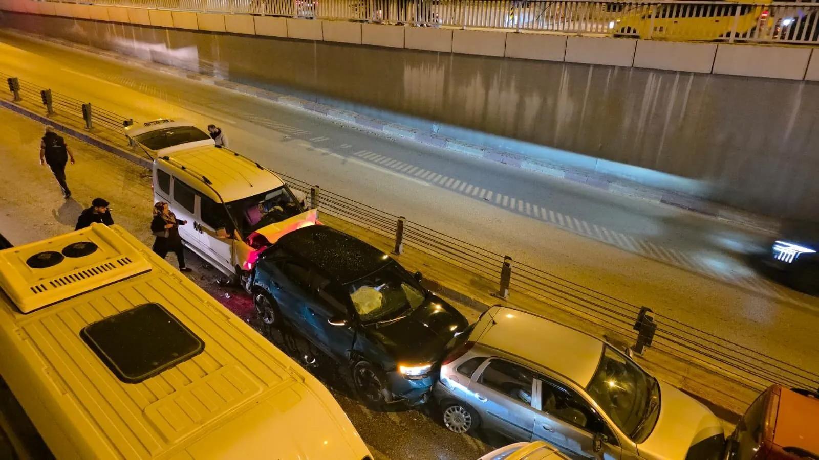 Antalya'da 11 aracın karıştığı zincirleme kaza