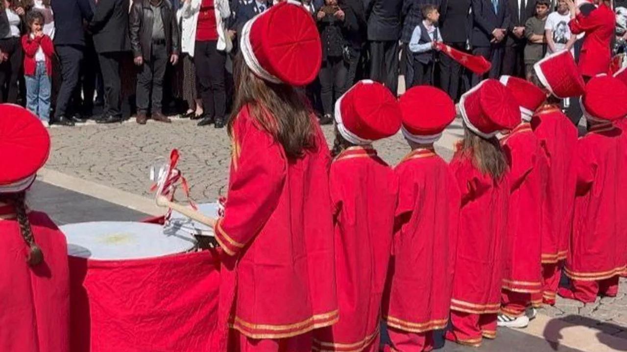 Özgür Özel'den Gaziantep'teki mehter protestosuna tepki